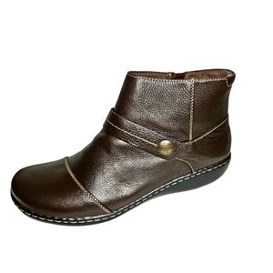 NWOT CLARKS Leather Ultimate Comfort Ashland Vista Walking Boots